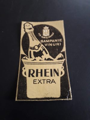 Etichetă interbelică reclamă șampanie și vinuri Rhein Extra, Furnizorul Curții Regale