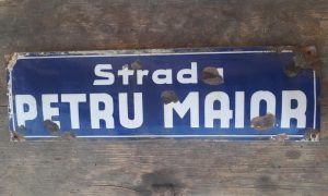Tablă emailată str. Petru Maior - România comunistă