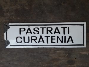 Tablă emailată Păstrați curățenia - România comunistă