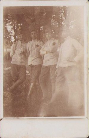 Elevi militari români în uniformă model 1912