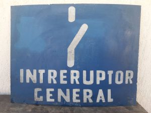 Tablă vopsită industrială - Întreruptor general - România comunistă