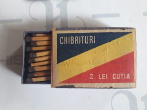 Cutie românească de chibrituri, plină cu chibrituri