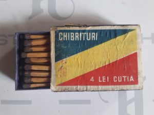 Cutie românească de chibrituri, plină cu chibrituri