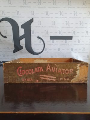 Cutie românească de ciocolată "Aviator", din lemn, perioada interbelică