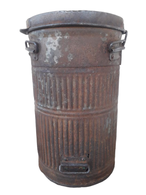 Cutie pentru mască contra gazelor wz24 poloneză, modelul scurt (20 cm), de inspirație franceză, produsă între anii 1924-1932. Cu 2 defecte, vizibile în imagini. Marcaj BF25, ambutisat.