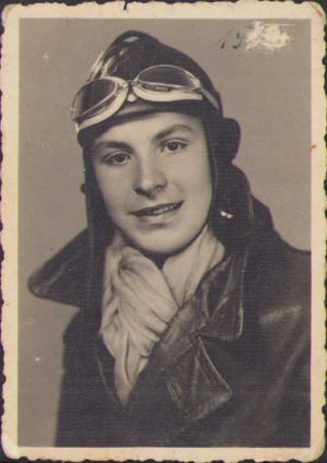 Pilot român de aviație, 1944