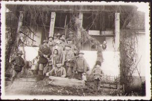 Vânători cu puști, 1937, Unguraș, județul Cluj