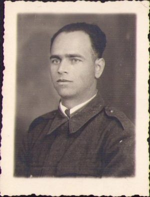 Militar român, 1942, studio Stela Duța, București