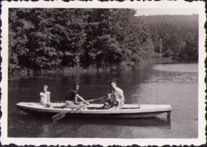 Barcă pe lac, România, anii 1930