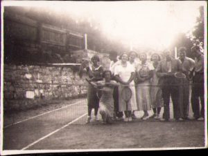 La terenul de tenis din Anina, 1934