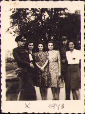 Ofițeri români, 1943, Splaiul Independenței, București