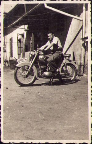 Motocicletă cu număr de înmatriculare de Timiș