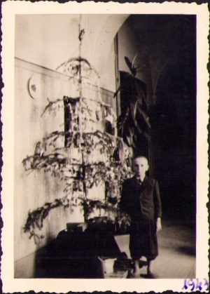 Pom de Crăciun, 1943