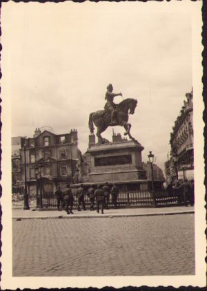 Militari germani în Orleans bombardat, Franța, mai-iunie 1940, Al Doilea Război Mondial