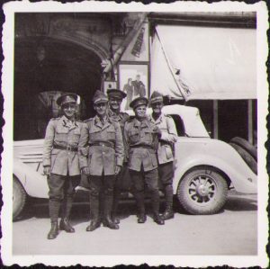 Militari români și automobil de epocă, perioada interbelică