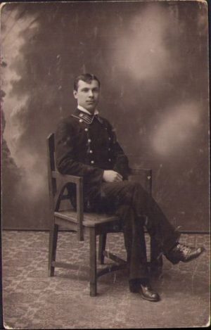 Funcționar rus în uniformă țaristă, 1916