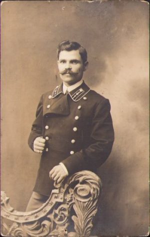 Funcționar rus în uniformă țaristă, 1914