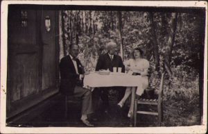 În Parcul Bălcescu, București, 1933
