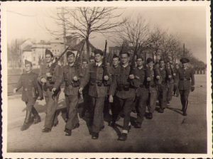 Militari români din aviație, 1943, București
