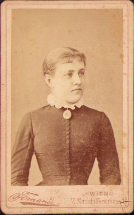 Lotte Umling, studio Fernande, Viena