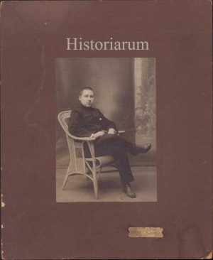 Elev român în uniformă școlară, studio Gross, Galați