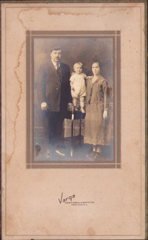 Fotografie studio Varga, Trenton, S.U.A.