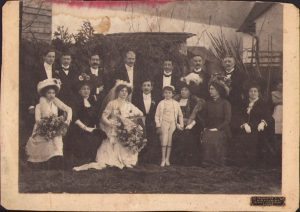 Miri și nuntași, studio Naschitz, Lugoj, 1910