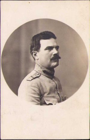 Ofițer român în uniformă model 1912, studio Oppelt, București