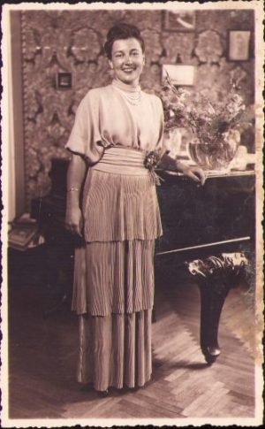 Femeie, 1941, România