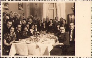 Lucian Bolcaș cu fiul și nora la Cluj, cca 1938