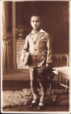 Elev premiant cu coroniță, studio Auslander, Botoșani