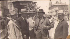 Directorul S.A.R. de Telefoane Oradea, Iuliu Căpușan și personal al acesteia, la Cluj, perioada interbelică