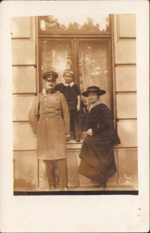 Militar german cu panglică Crucea de Fier