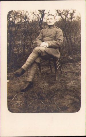 Militar german cu panglică Crucea de Fier