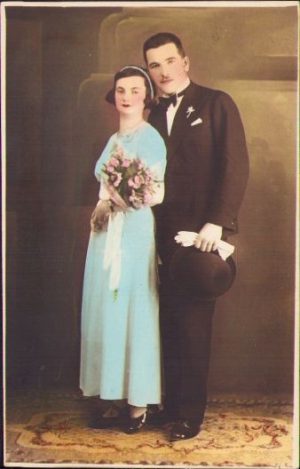 Miri, fotografie colorizată, România interbelică