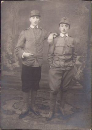 Tineri în uniformă militară românească, perioada regalității
