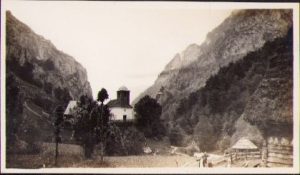 Biserică, România interbelică