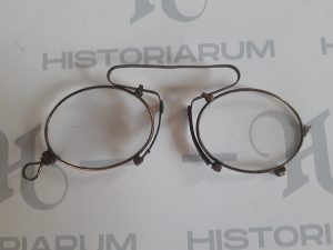 Ochelari pince-nez de epocă