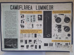 Planșă de la Apărarea Pasivă/Civilă, România comunistă, de dimensiuni mari