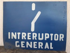 Tablă vopsită industrială - Întreruptor general - România comunistă