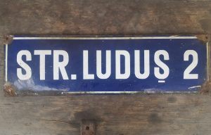Tablă emailată str. Luduș 2 - România comunistă