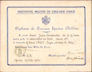Diplomă de Concurs Sportiv Militar, locul I la concursul de înot, Cupa „Amiral N. Păiș”, Eforie, 1942, semnată olograf de comandantul Institutului Militar de Educație Fizică