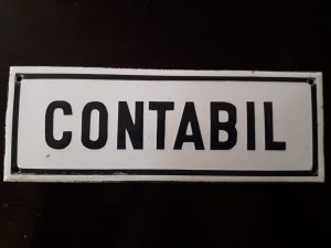 Tablă emailată Contabil, perioada comunistă