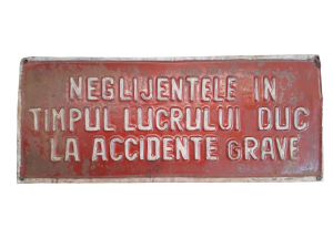 Tablă ambutisată protecția muncii Neglijențele în timpul lucrului duc la accidente grave, perioada comunistă