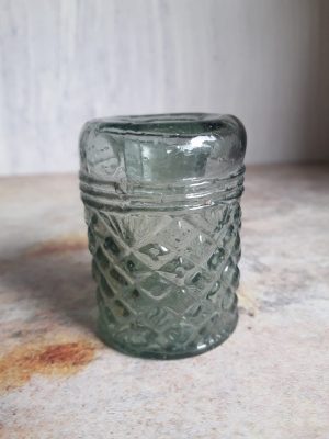 Călimară din care nu se varsă cerneala dacă este răsturnată, pentru toc cu peniță, cca început de secol al XX-lea