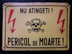 Tablă emailată bombată Nu atingeți! Pericol de moarte!