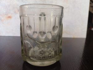 Cană românească interbelică Lupa Capitolina fabricată la Vitrometan Mediaș