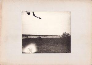 Valea râului Prahova luată de pe podul CFR de la stația Prahova, fotografie de Augustin Florinescu, anii 1920