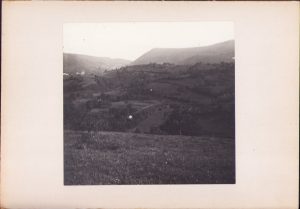 Cele două suprafețe de la minele din Doman, Reșița, fotografie de Emmanuel de Martonne, 1921