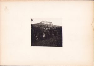 Muntele Vulcan văzut de jos, fotografie de Emmanuel de Martonne, 1921